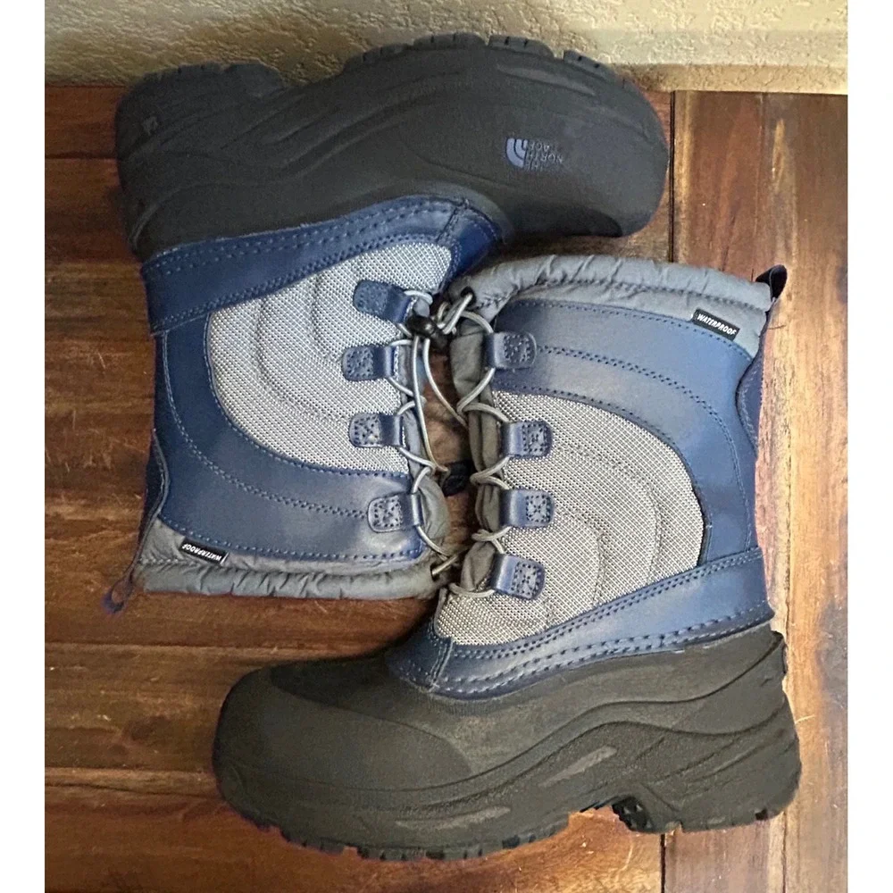 The North Face Alpenglow Waterproof Insulated Snow Boots Boys US 5 ThermaFelt